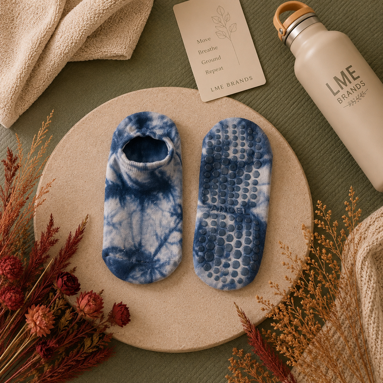 Tie Dye Casual Gripper Socks - 2 Pack + Bonus Cooling Towel