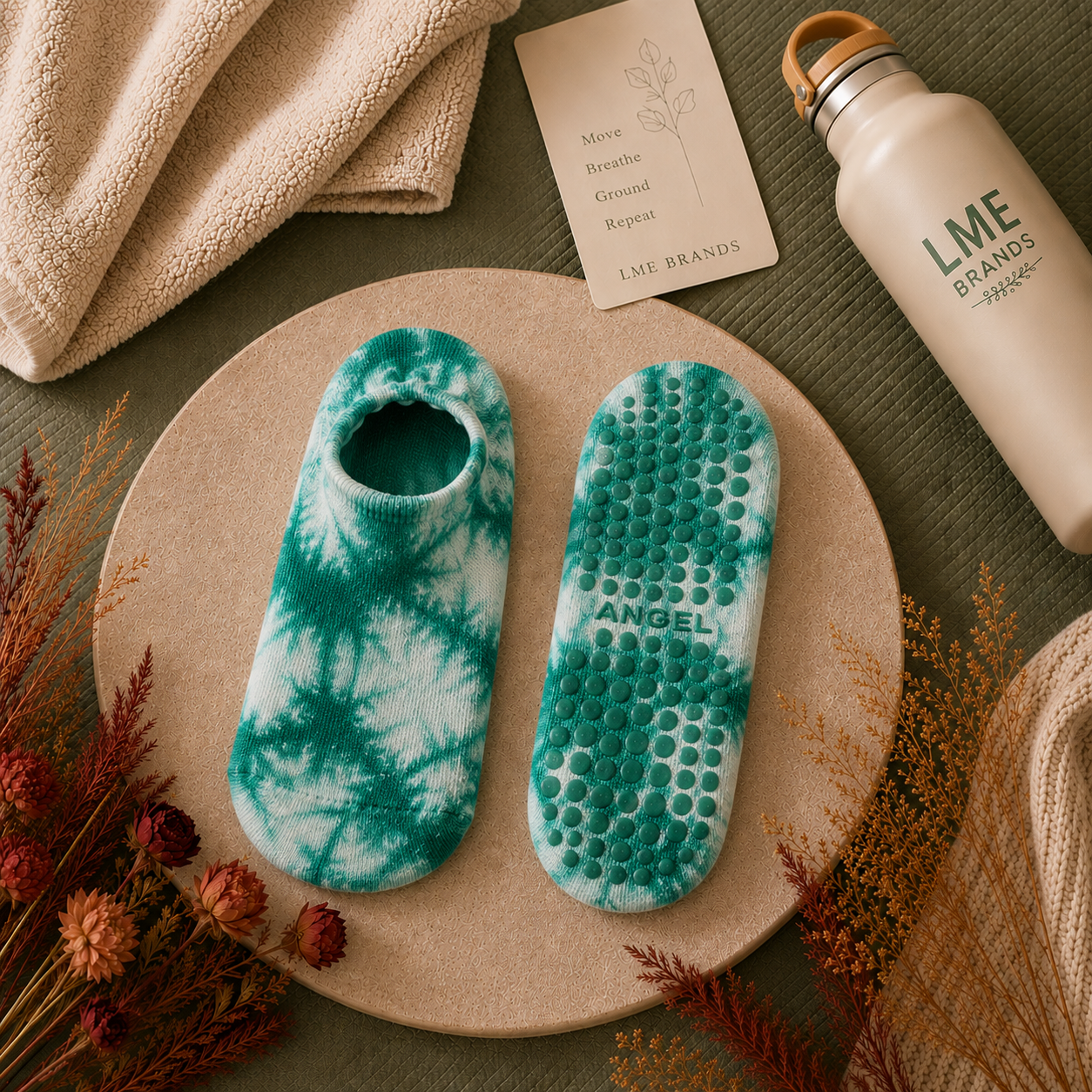 Tie Dye Casual Gripper Socks - 2 Pack + Bonus Cooling Towel