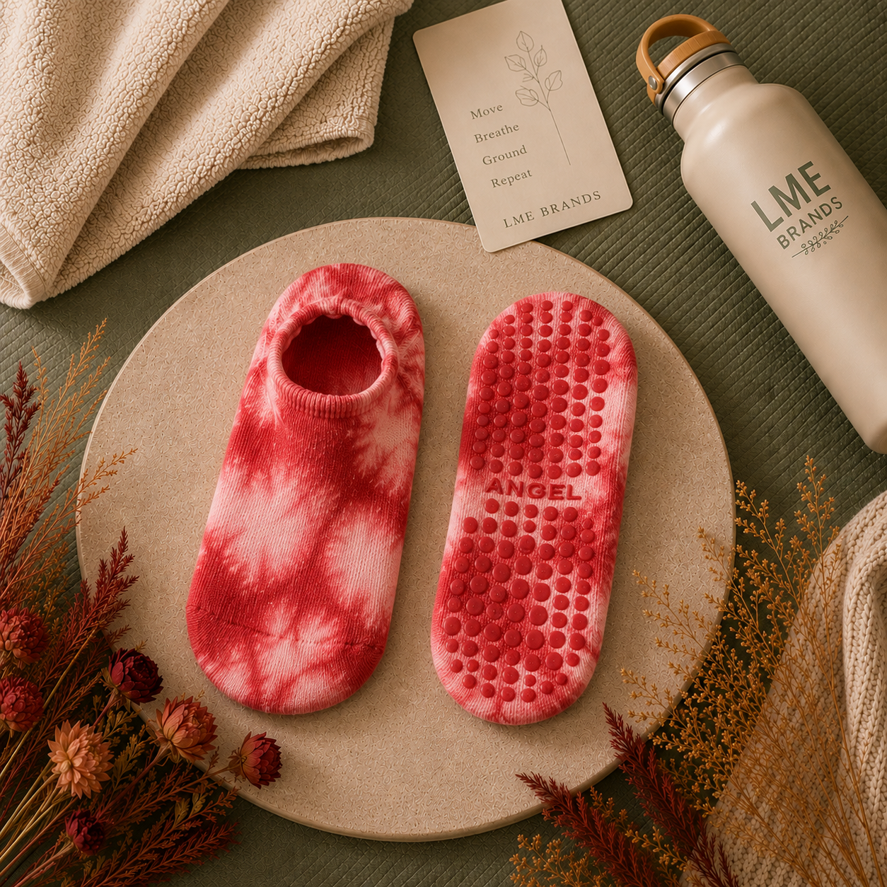 Tie Dye Casual Gripper Socks - 2 Pack + Bonus Cooling Towel